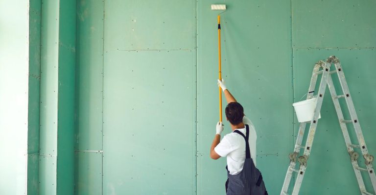 Como iniciar uma carreira na área de pintura residencial